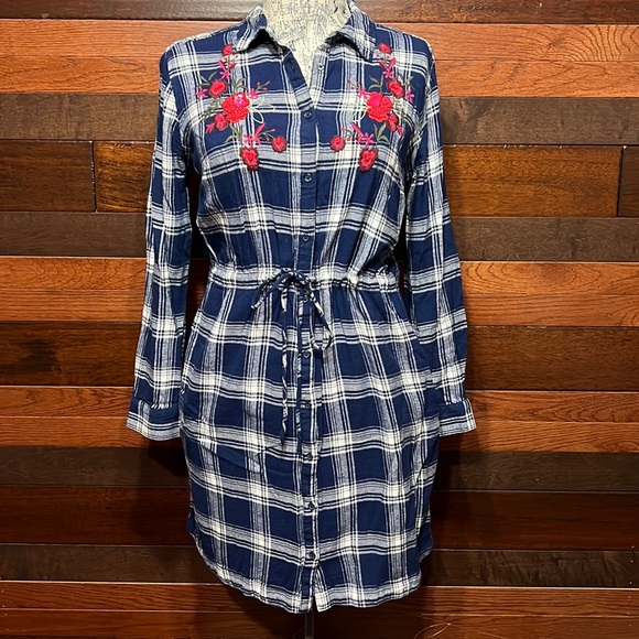 a.n.a Dresses & Skirts - A.n.a Collared Long Sleeve Floral Plaid Button Down Tie Waist Midi Dress